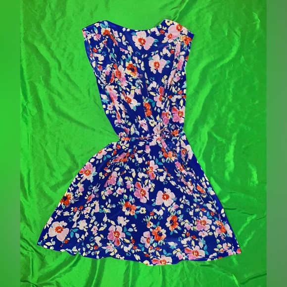 Yumi Kim 100% Silk Floral Blue Wrap Dress size XS - Picture 5 of 8